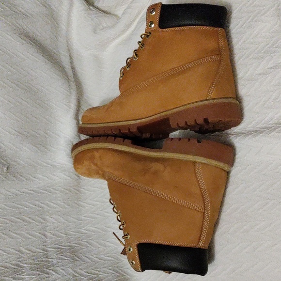 Prelove Timberland Men's Classic Boots Color Tan Size 12M - Picture 6 of 9